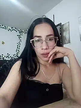 YaraDuartee online show from October 2025 12:29:01 AM