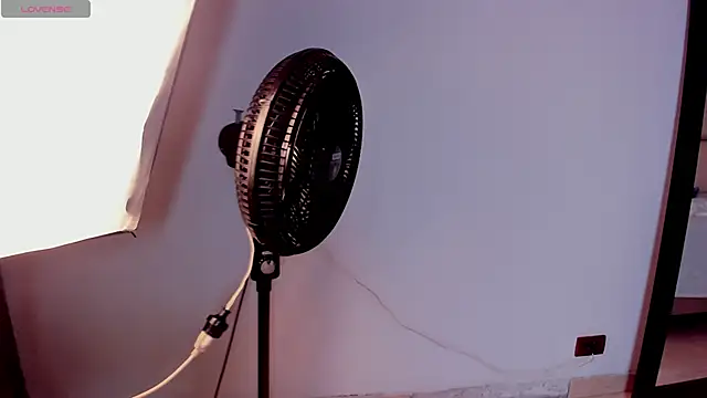 Caroline Millerr online show from January 2026 08:36:01 PM