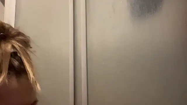 Snapshot of Milysoren chatting on February 2026 07:16:02 AM Milysoren online show from February 2026 07:16:02 AM