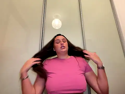 Snapshot of Playfulvixen25 chatting on October 2025 11:33:01 PM Playfulvixen25 online show from October 2025 11:33:01 PM