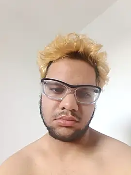 Snapshot of James55pp chatting on November 2025 03:25:01 PM James55pp online show from November 2025 03:25:01 PM