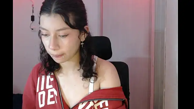 Ivonnybonn online show from December 2025 11:32:01 PM