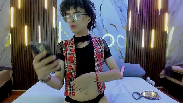 NoahVidall online show from September 2025 05:45:02 AM