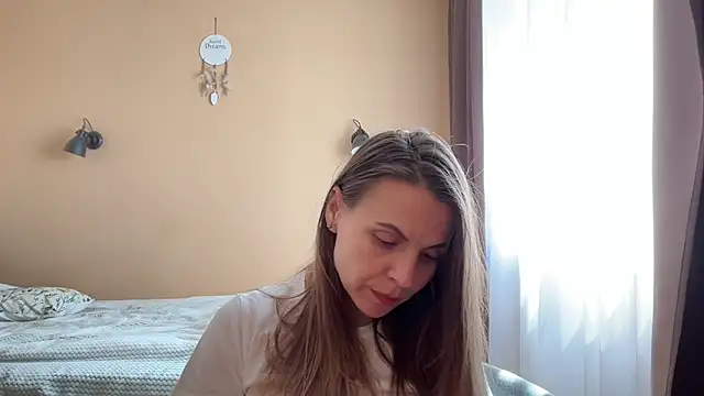 AnnieLove7722 online show from May 2026 08:33:01 AM