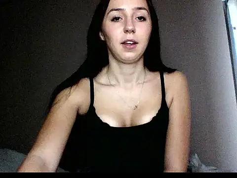 Snapshot of LuisaLive chatting on March 2026 08:42:02 AM LuisaLive online show from March 2026 08:42:02 AM