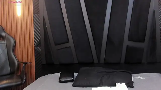 Valka Ross online show from November 2025 11:36:02 PM