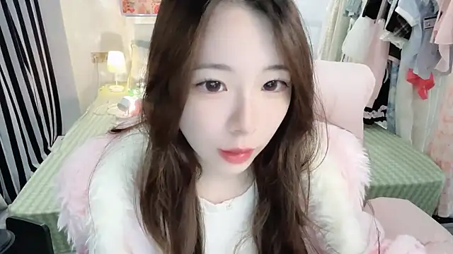 Snapshot of Gardenia-222 chatting on February 2026 12:04:01 PM Gardenia-222 online show from February 2026 12:04:01 PM