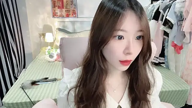 Snapshot of Gardenia-222 chatting on February 2026 01:11:02 PM Gardenia-222 online show from February 2026 01:11:02 PM