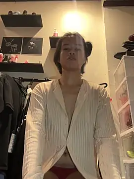 Snapshot of Obre17 chatting on July 2026 08:24:02 AM Obre17 online show from July 2026 08:24:02 AM