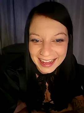 MieziMinz online show from October 2025 08:08:01 PM