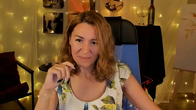 DonnaSmitth online show from October 2025 03:45:01 PM