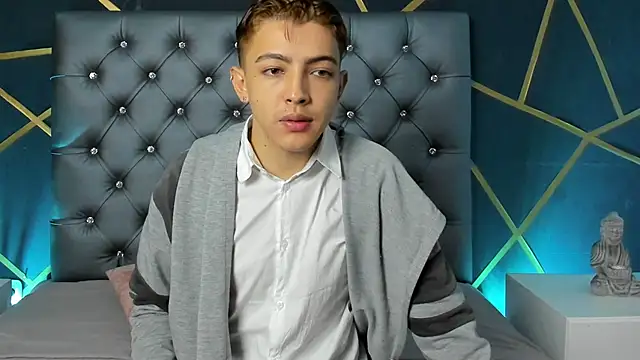 Lian Miller1  online show from October 2025 12:28:01 PM