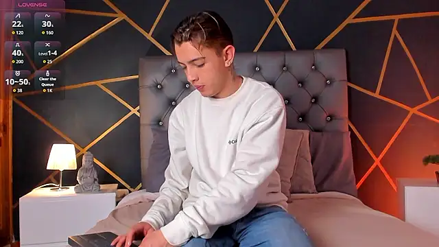 Lian Miller1  online show from February 2026 12:38:01 PM