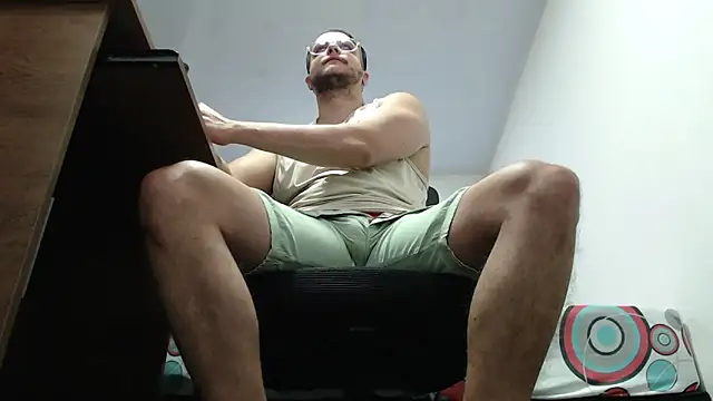 Snapshot of DirtyNotLimits_ chatting on October 2025 01:57:02 PM DirtyNotLimits online show from October 2025 01:57:02 PM