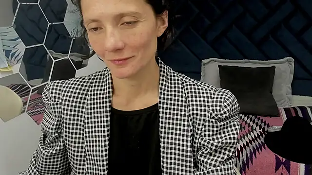 Valery More   online show from November 2025 12:15:02 PM