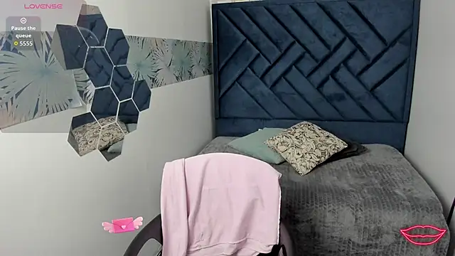 Valery More   online show from February 2026 01:05:02 PM