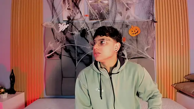 Kandyfrees  online show from October 2025 11:25:01 AM