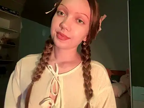 Snapshot of EmiIyKitty chatting on October 2025 07:47:01 PM EmiIyKitty online show from October 2025 07:47:01 PM