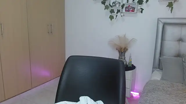 mia star 2 online show from April 2026 10:06:01 AM