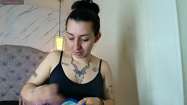 Iris  77 online show from October 2025 03:55:01 PM