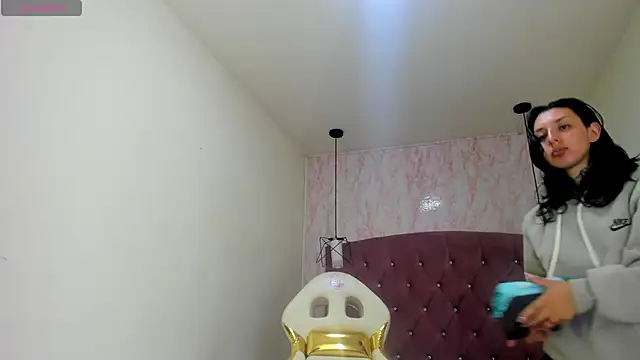 Iris  77 online show from October 2025 06:34:01 PM