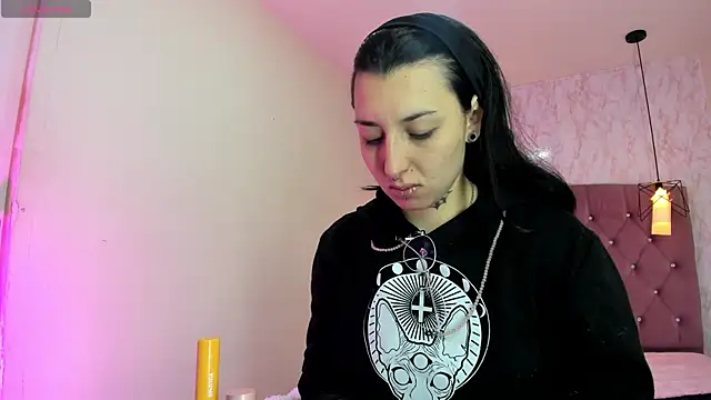 Iris  77 online show from January 2026 06:21:01 PM