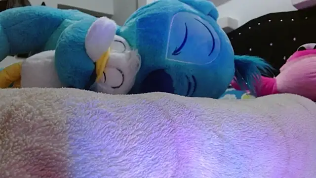 luna hawks online show from February 2026 06:33:01 PM