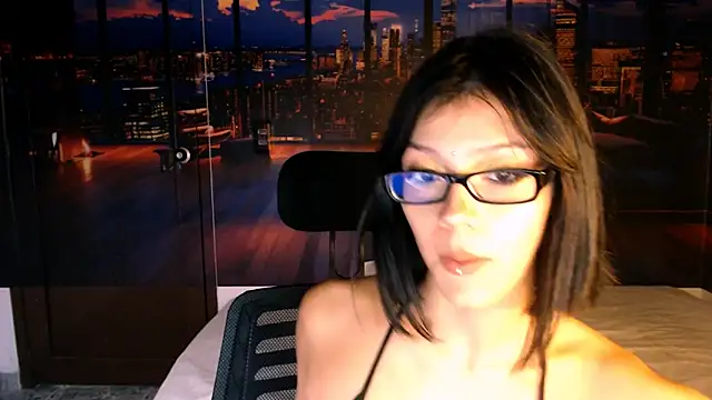 Snapshot of ChloePetite_0 chatting on October 2025 07:27:01 PM ChloePetite 0 online show from October 2025 07:27:01 PM