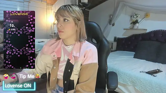 sophialyh 1 online show from February 2026 12:37:01 PM