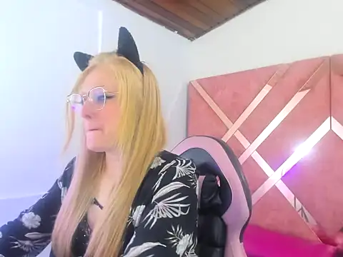 AliceCat 01 online show from September 2025 04:06:01 AM