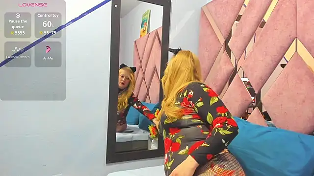 AliceCat 01 online show from October 2025 12:00:02 AM