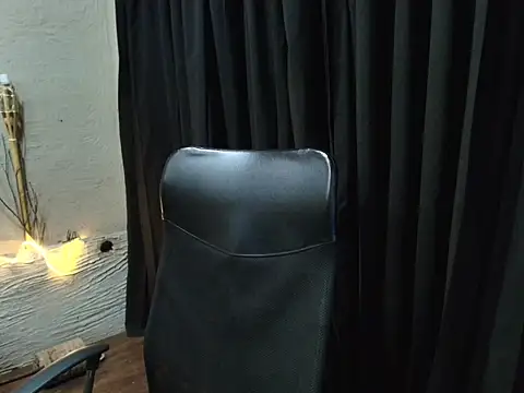 Snapshot of ZackMaye chatting on October 2025 03:37:01 AM ZackMaye online show from October 2025 03:37:01 AM