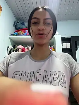 Snapshot of miluwatson chatting on February 2026 04:27:01 AM miluwatson online show from February 2026 04:27:01 AM