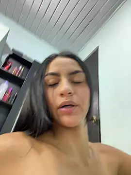 Snapshot of miluwatson chatting on July 2026 04:14:02 AM miluwatson online show from July 2026 04:14:02 AM