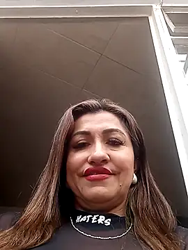 chloe  Jones  online show from October 2025 07:03:01 PM