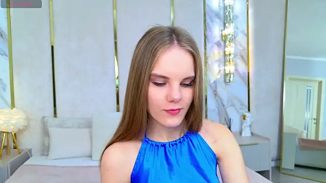 Lili Lohan online show from October 2025 05:03:02 PM