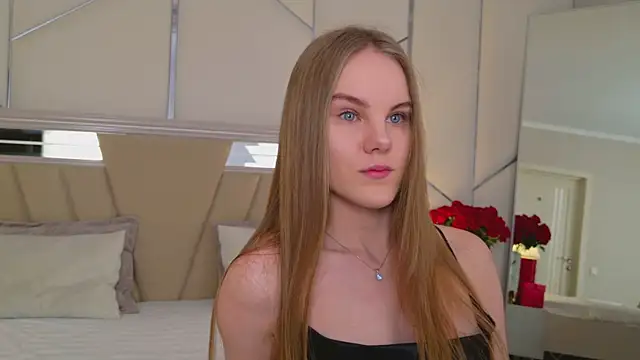 Lili Lohan online show from December 2025 05:09:01 PM