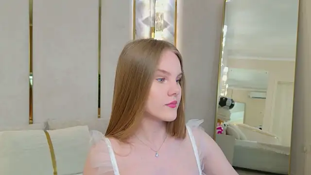 Snapshot of Lili_Lohan chatting on July 2026 05:02:02 AM Lili Lohan online show from July 2026 05:02:02 AM