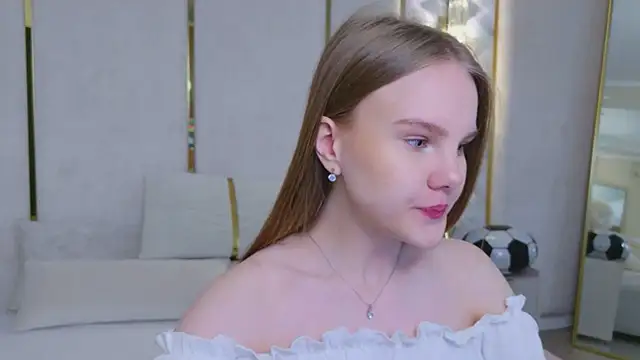 Snapshot of Lili_Lohan chatting on July 2026 05:01:01 AM Lili Lohan online show from July 2026 05:01:01 AM