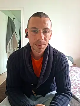 Snapshot of iveleche0987 chatting on October 2025 10:14:01 AM iveleche0987 online show from October 2025 10:14:01 AM