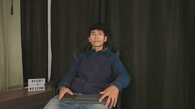 Snapshot of Mike_Duff chatting on November 2025 03:38:02 AM Mike Duff online show from November 2025 03:38:02 AM