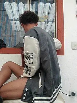 Snapshot of The_boy_good chatting on December 2025 06:04:01 PM The boy good online show from December 2025 06:04:01 PM