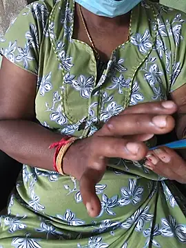 Snapshot of Tamilselviroja- chatting on August 2026 06:37:02 AM Tamilselviroja- online show from August 2026 06:37:02 AM