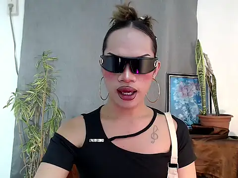 amandareddragon online show from March 2026 11:27:02 AM