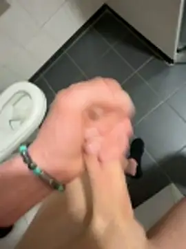 heet1998 online show from April 2026 04:34:01 PM