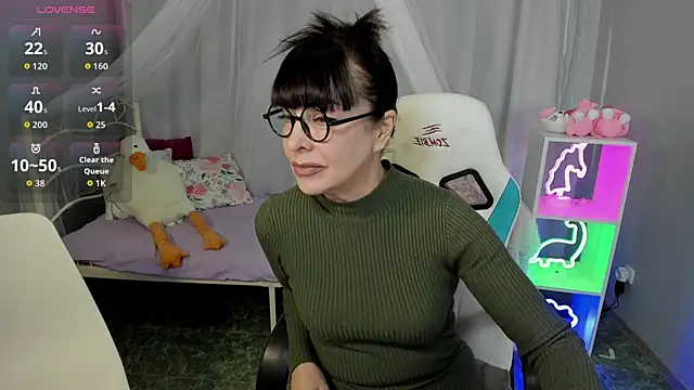 Snapshot of LindaRomero chatting on October 2025 09:18:02 AM LindaRomero online show from October 2025 09:18:02 AM