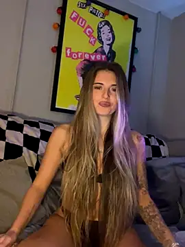 Snapshot of EllieEllxx chatting on October 2025 09:37:01 PM EllieEllxx online show from October 2025 09:37:01 PM