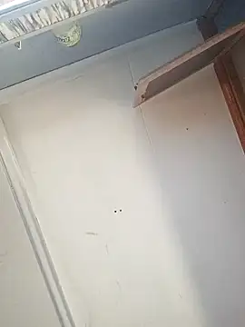 Queen2454 online show from April 2026 03:27:02 PM