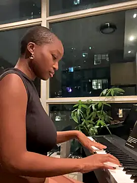 tia   fox online show from October 2025 07:09:02 AM