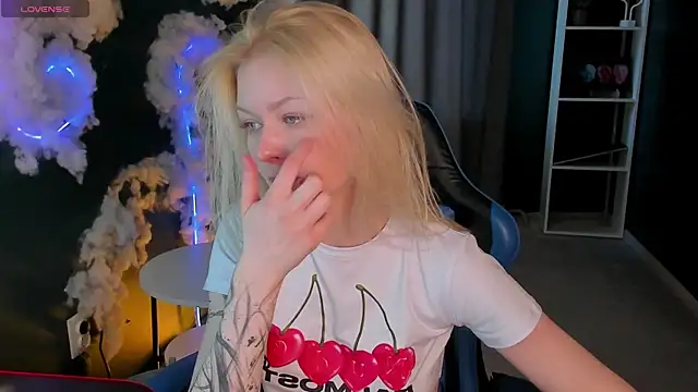 Snapshot of Callista_a chatting on April 2026 03:02:01 AM Callista a online show from April 2026 03:02:01 AM